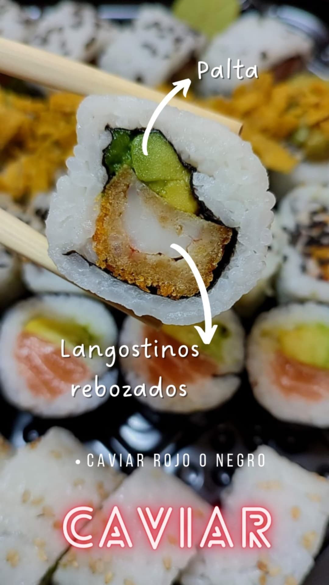 Roll Caviar cortado, con sus ingredientes a la vista